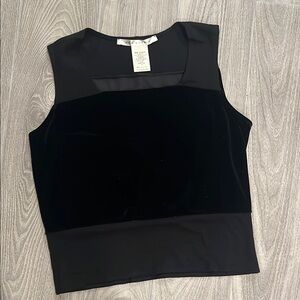 Max Studio Black Sleeveless Fitted Crop Tank